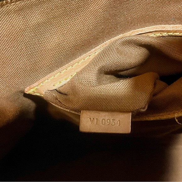 Louis Vuitton Alma in Beautiful Condition! - Picture 11 of 15